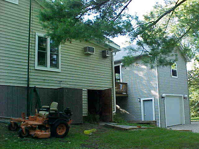 Building photograph for 95 FARNUM ROAD